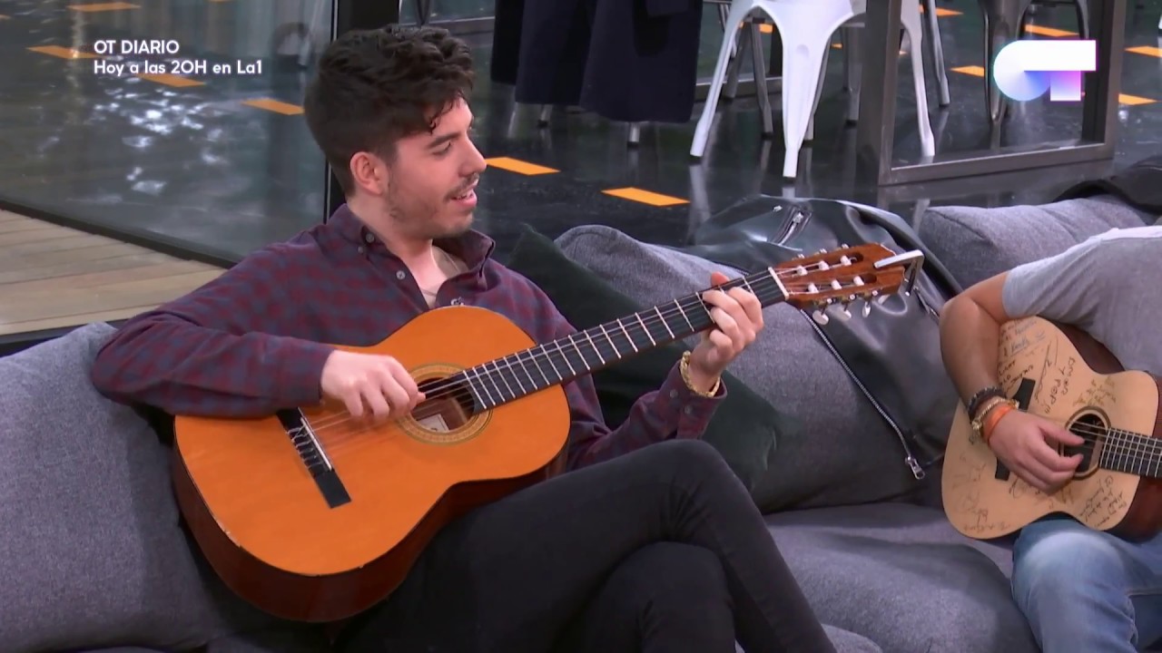 Roi, Alfred y Cepeda les cantan a los cámaras de la Academia | OT 2017