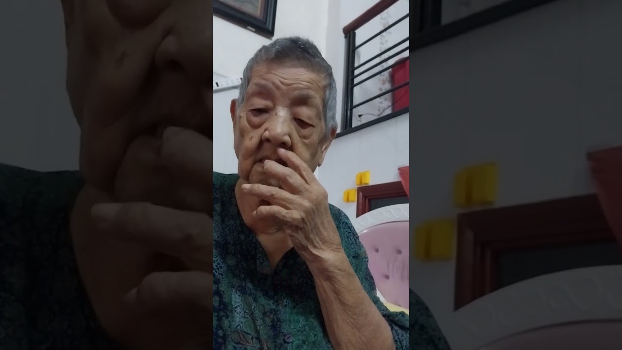 Bà 93 tuổi  không nhớ chuyện hiện tại  mà nhớ quá khứ thôi