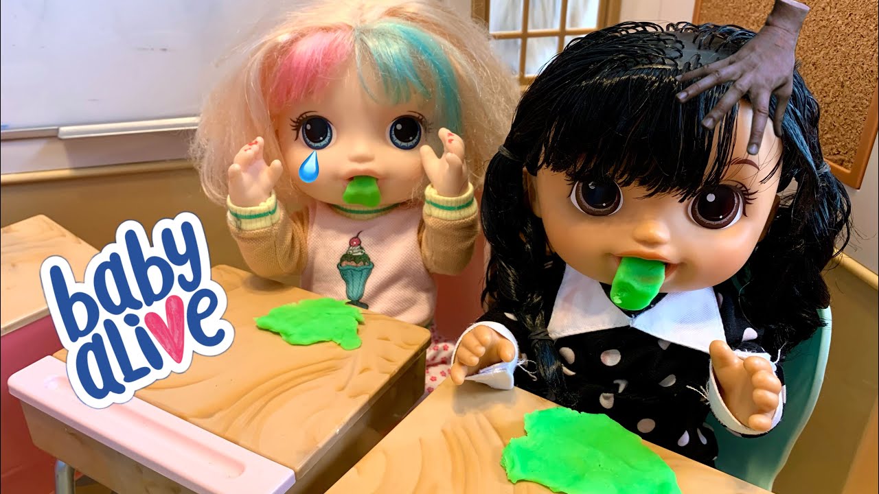 Baby Alive Wednesday Addams & Enid get sick at school ! 🤮