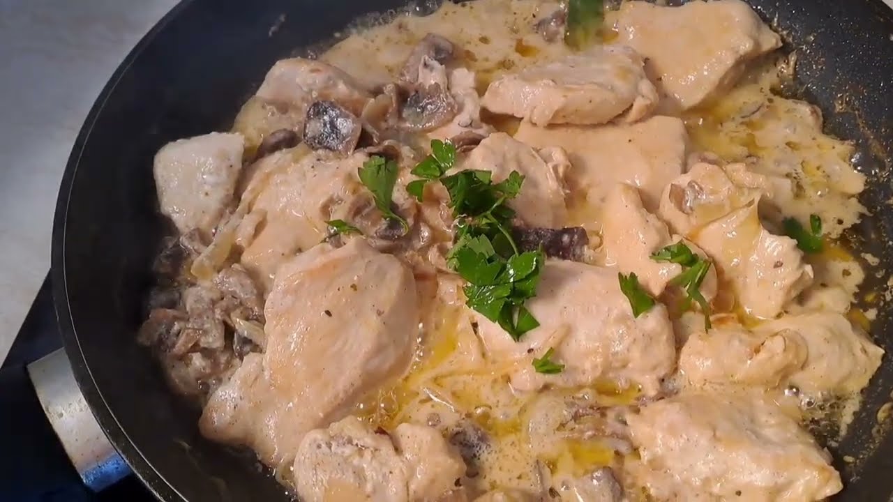 Ну ОЧЕНЬ ВКУСНО и ЛЕГКО! КУРИЦА с грибами в сливочном соусе!