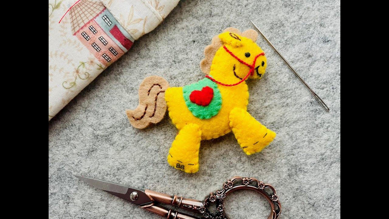 Mini Bucilla Video: Attach Cording to Felt