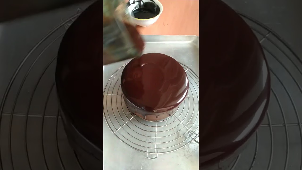 Chocolate mirror glaze! #entremet #cake #glaze #satisfying #shortvideo #cakedecorating #shorts