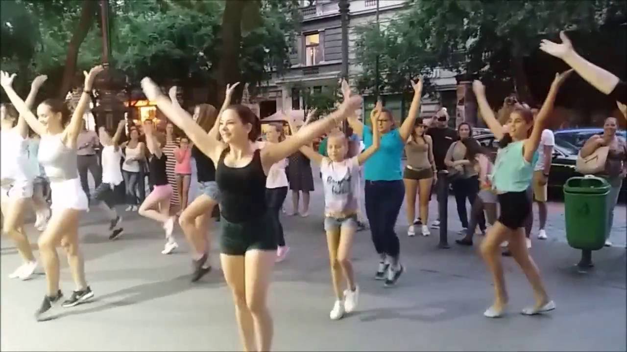 Flashmob lánykérés Andrássy út