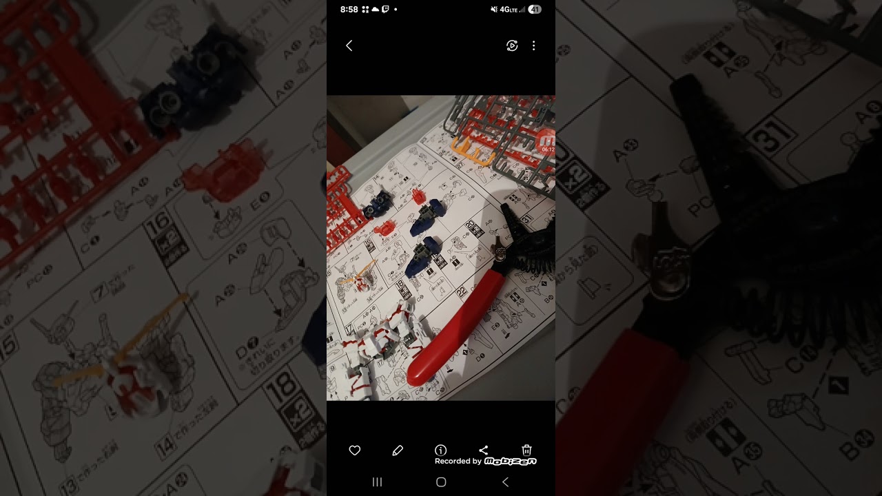 RX-0 Unicorn Gundam destroyer mode full psycho-frame prototype mobilesuit