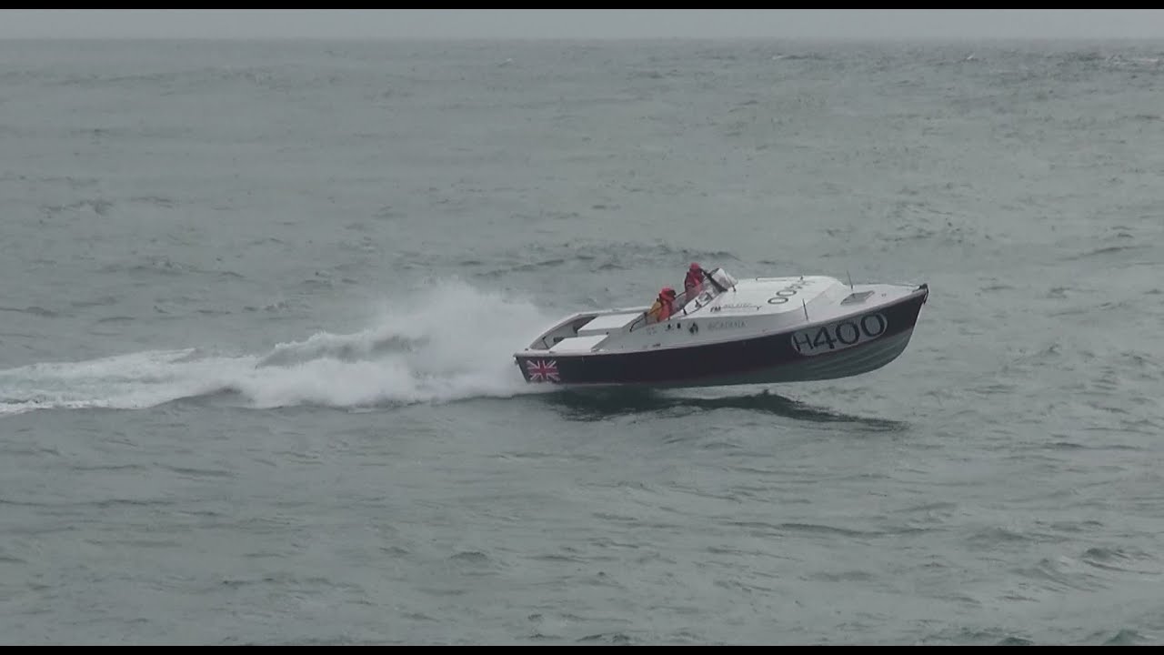 2016 Cowes - Torquay - Cowes. Powerboat Race. Including footage of Thunderstreak H400.