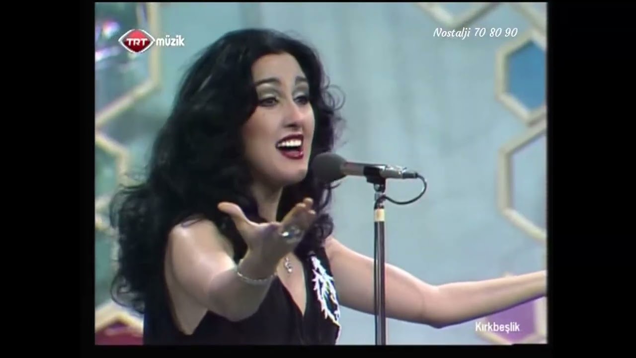 Modern Folk Üçlüsü & Nükhet Duru ( Anadolu Majör ) -  Dostluğa davet