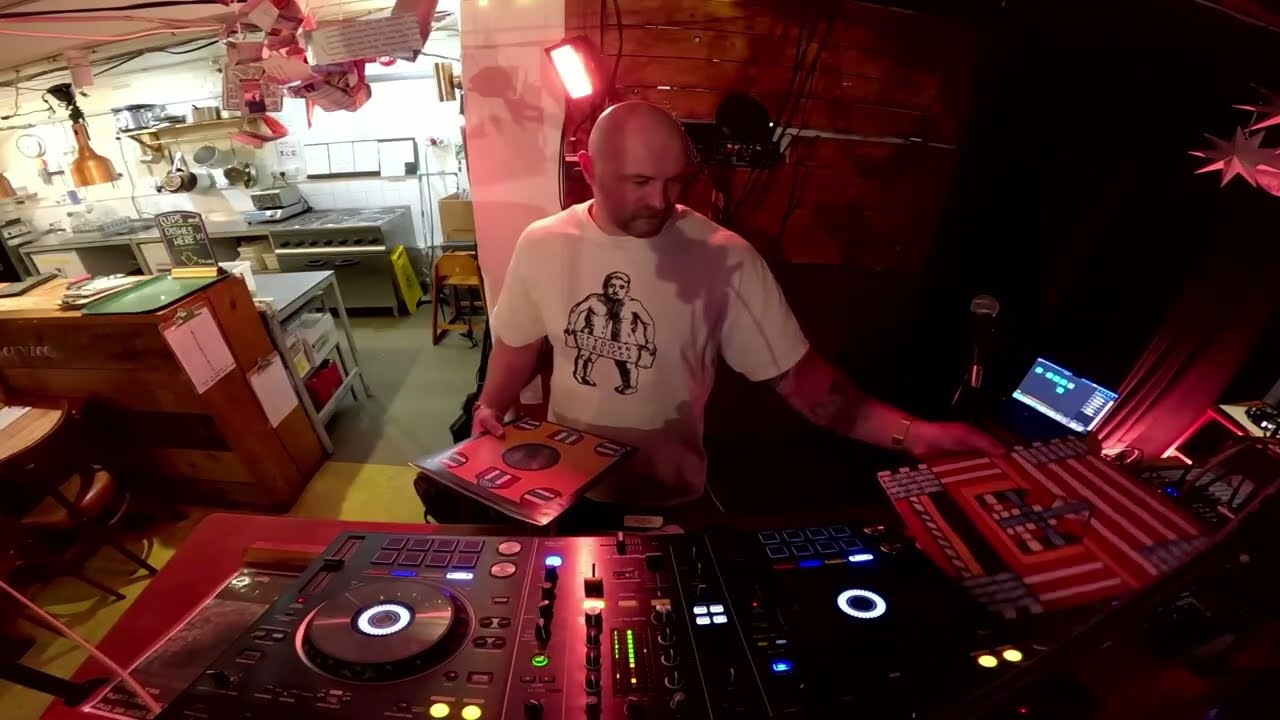 Max from Mitcham @ Lovely Presents: Winter Solstice (16:00 - 18:00)