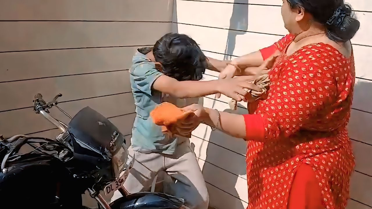 KUNNU KO DO BAR MAAR PADE MUMMY SE 🥲