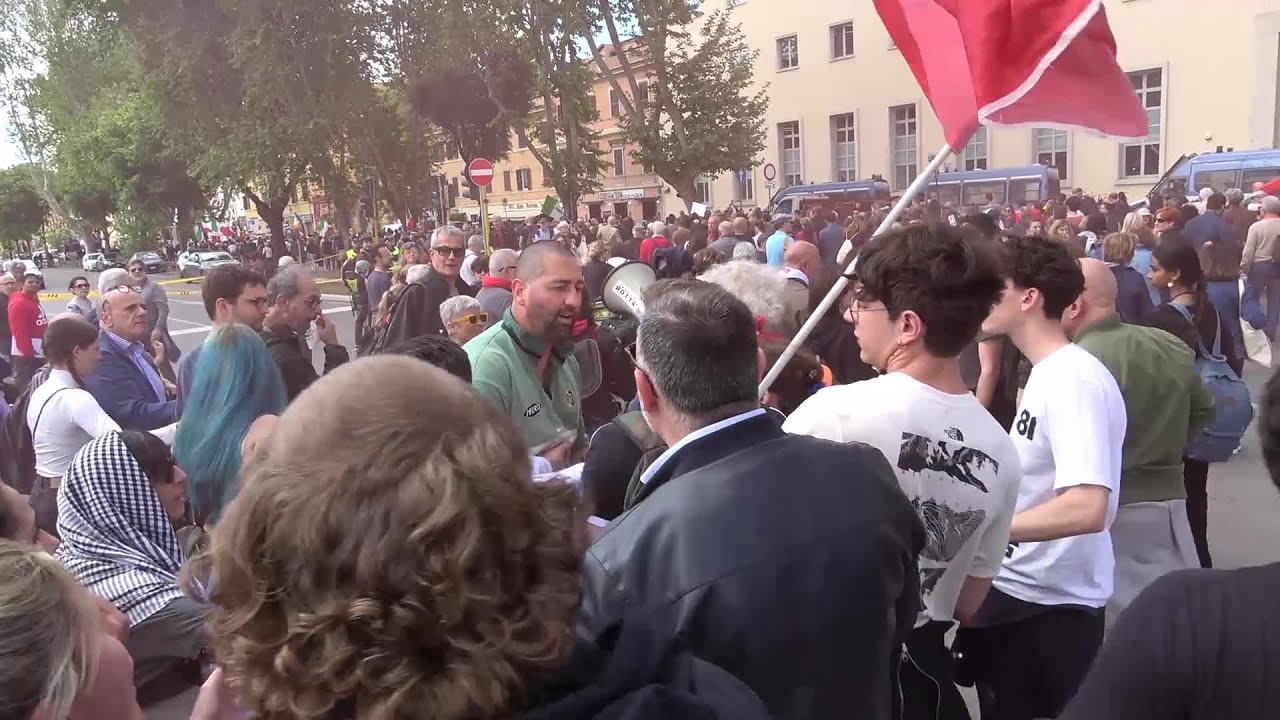 25 Aprile, tensioni tra manifestanti al corteo dell'Anpi a Roma