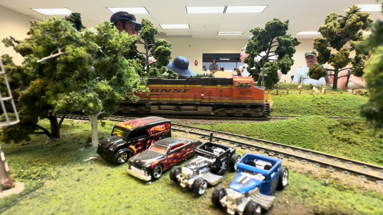 Modern HO Scale Trains on Waupaca Area Model Railroaders Portable Layout