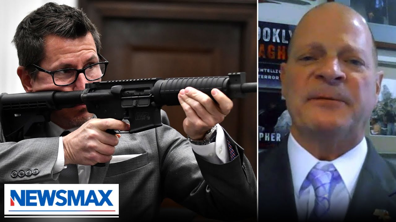 Fmr. NYPD officer slams Rittenhouse prosecutor for 'insane' gun stunt | National Report