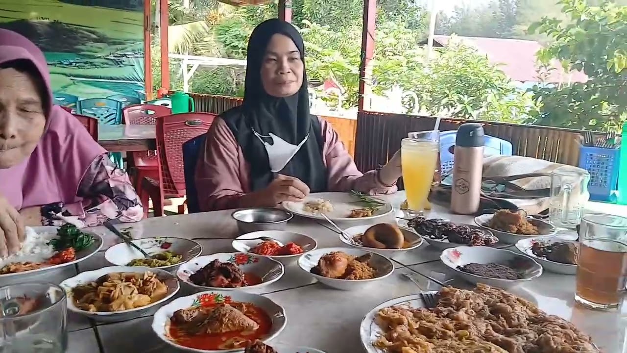 TELUR DADAR MAHKOTA BARENDO, RUMAH MAKAN SITUJUAH SALIDO || SUASANA PANTAI DENGAN ANGIN LAUT