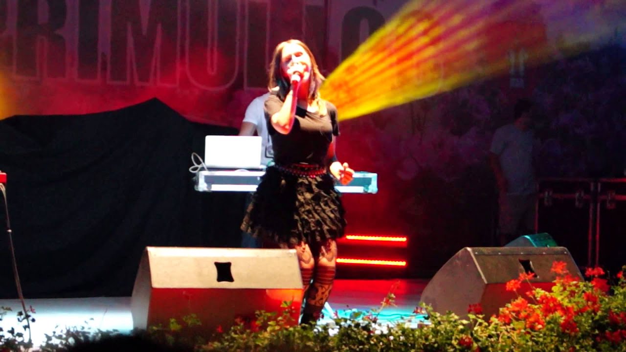 Adela Popescu Feat DJ Project Lacrimi De Iubire Live La Sannicolau Mare 08.09.2012.avi