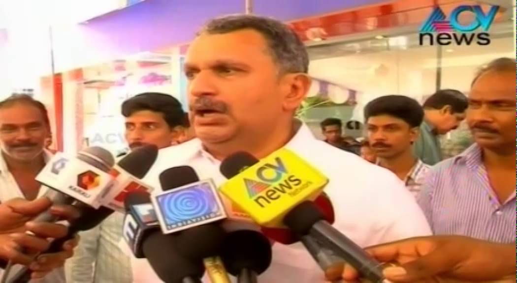 Muraleedharan backs V.D.Satheesan on bar licence issue