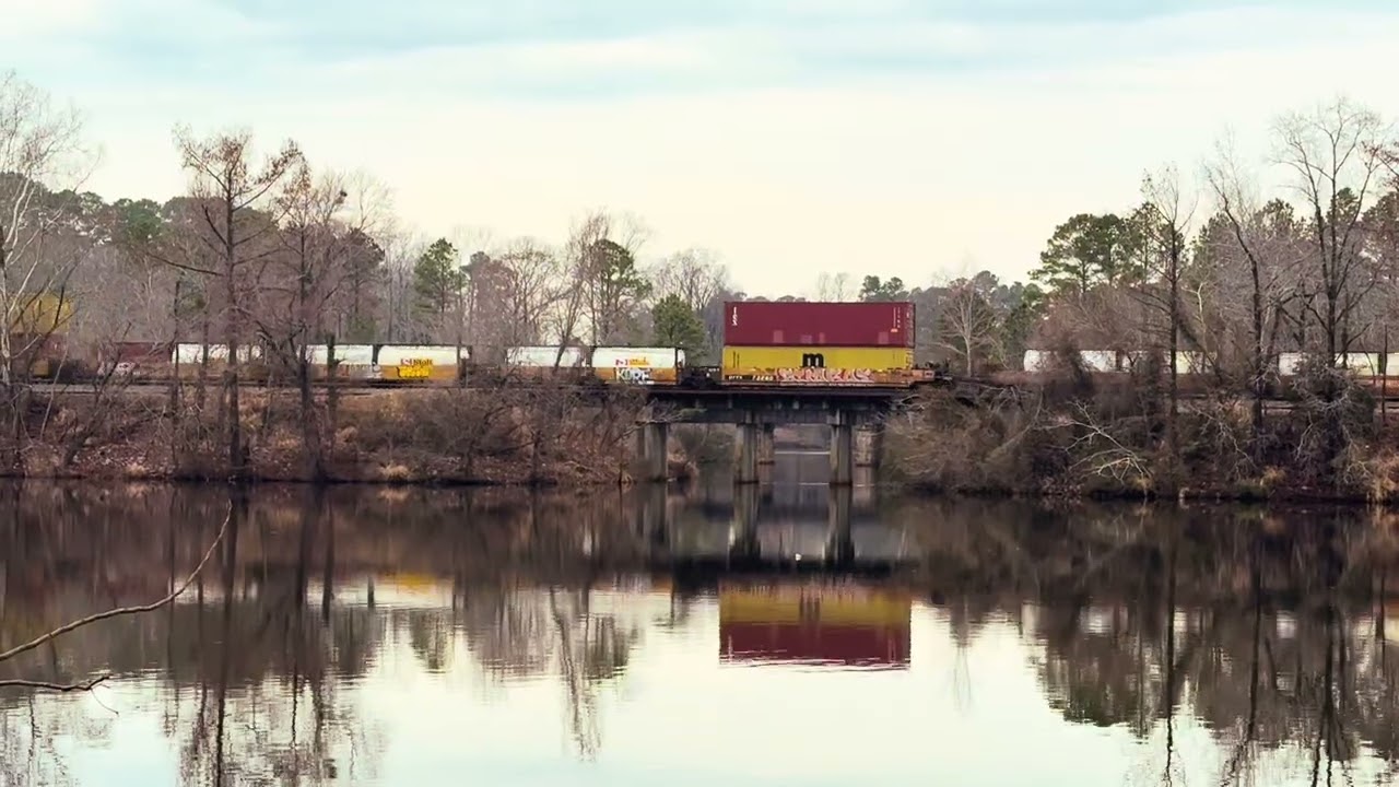 02/27/26 1051AM- CSXT local L246 intermodal passes over lake Meade in Suffolk, Virginia