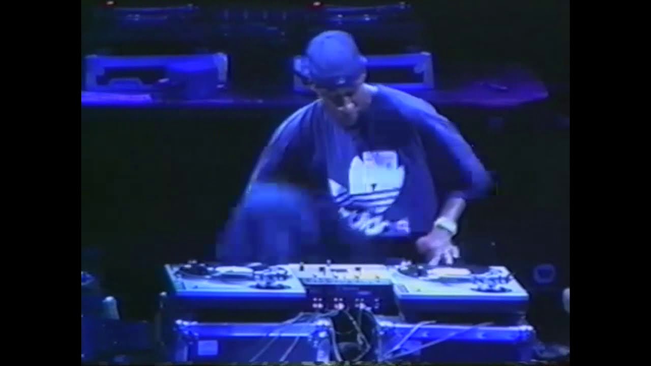 ITF World 2000 - GrandMaster DJ ROC RAIDER - Showcase and receiving the GrandWizard Theodore Award