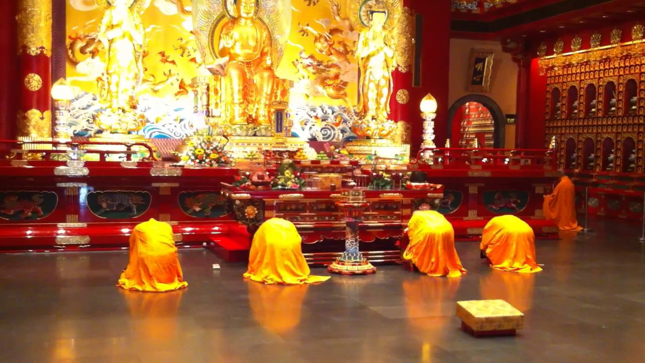 Buddhist Chant - Singapore - 9/12/2010