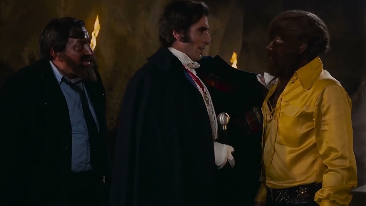 Santo and Blue Demon vs. Dracula and the Wolf Man (1973) FUNNY out place wolf man scene