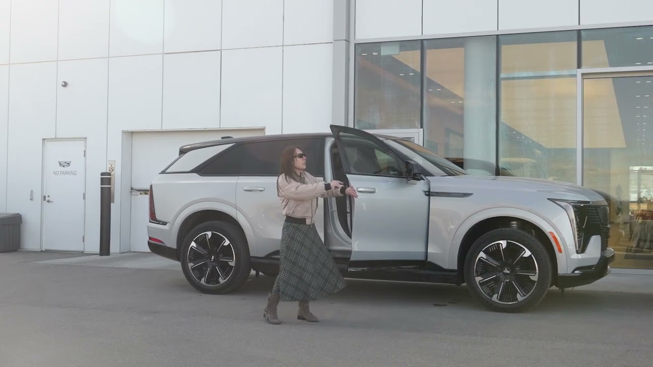 NEW 2025 Cadillac Escalade IQ EV vs. 2025 Cadillac Escalade Walkaround - Carter Cadillac Calgary