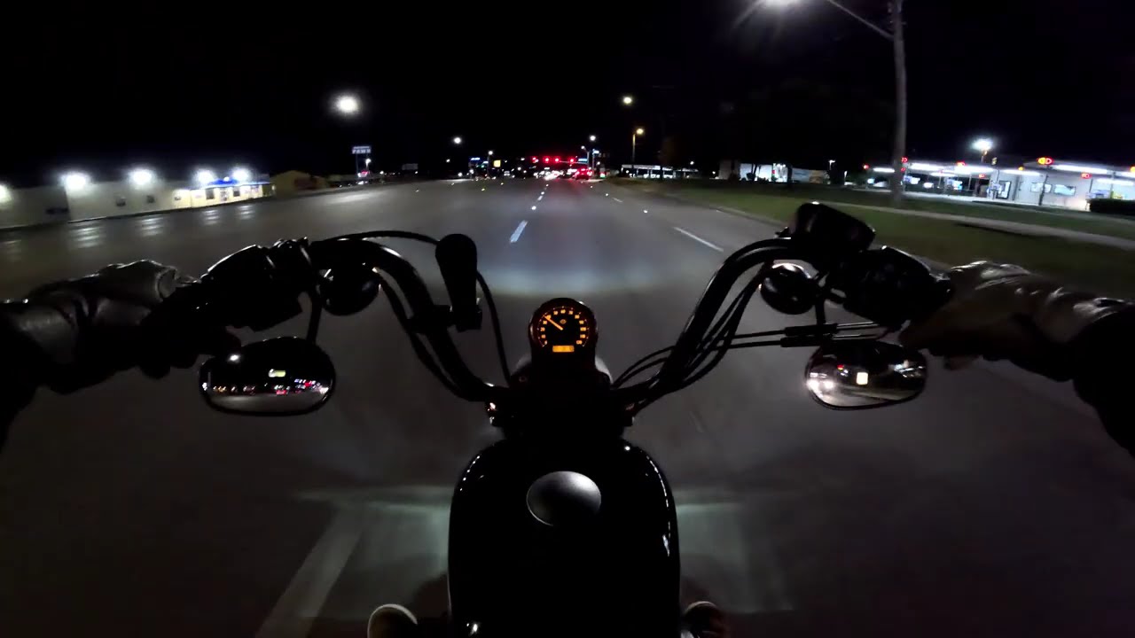 Harley Davidson IRON 1200 POV - Exhaust Only - Night Ride to Downtown