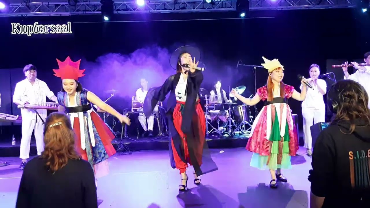 Korean Shamanic Folk Pop der Gruppe Ak Dan Gwang Chil (ADG7)