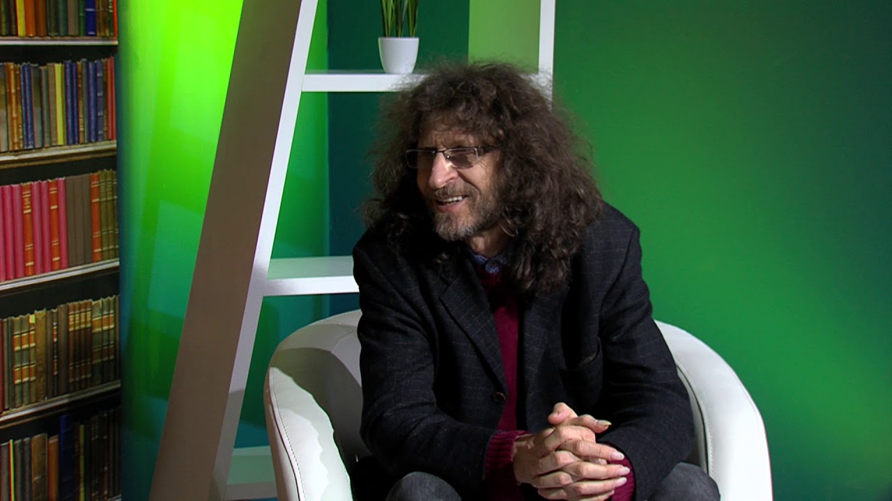 Dialog Adi Smolar