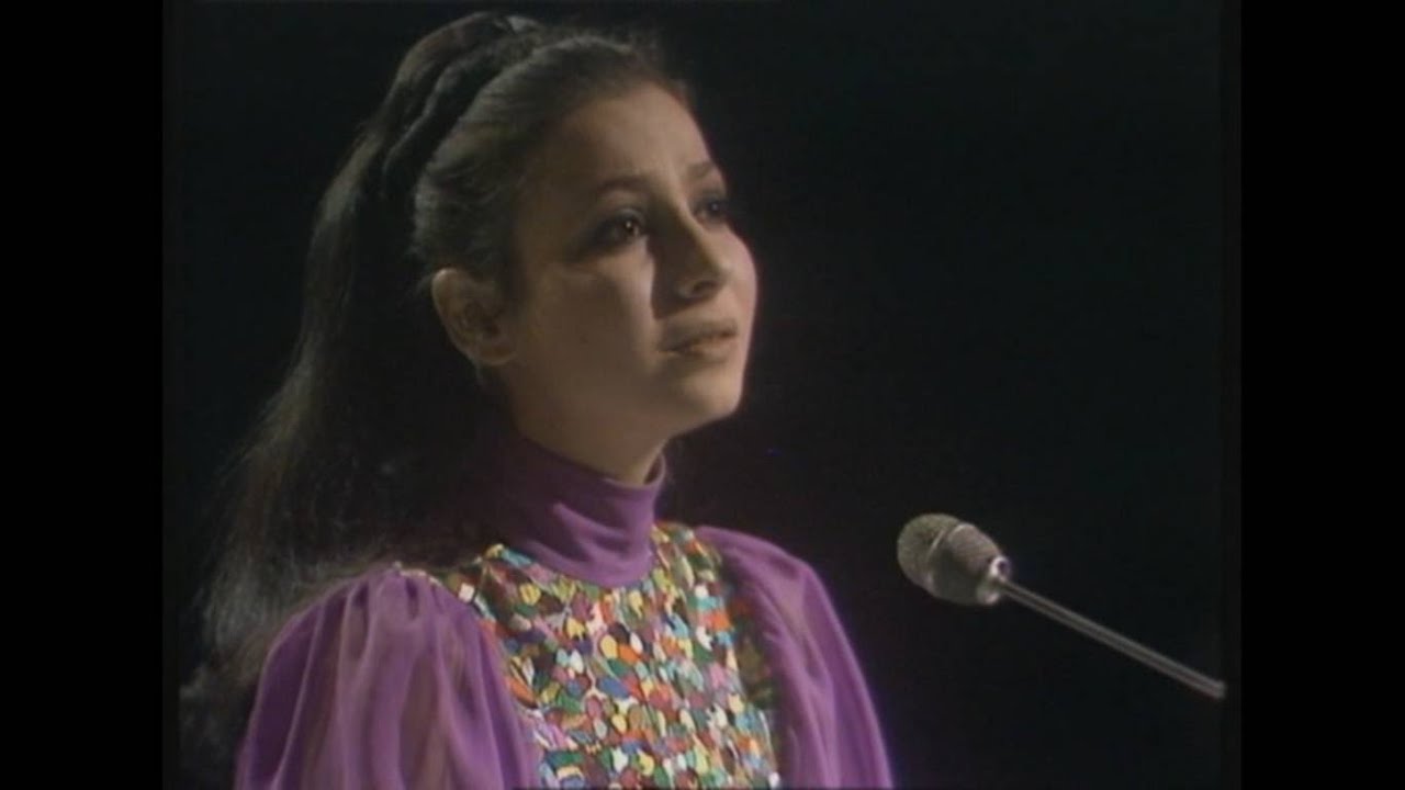 Esther Ofarim אסתר עופרים - Bird on a wire (live, 1971)