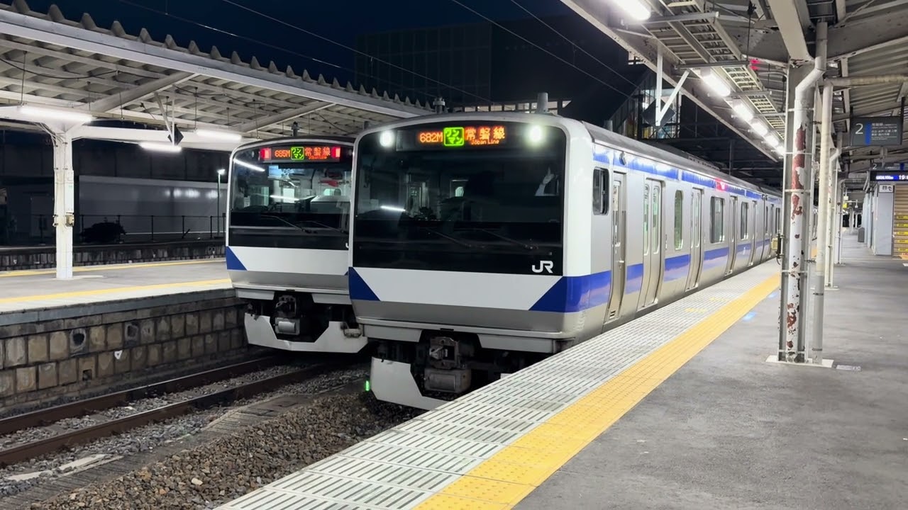 ［E531系初期車と後期車すれ違い］常磐線いわき駅E531系0番台ワンマン(乗降促進発車メロディー有)と特急ひたち号E657系
