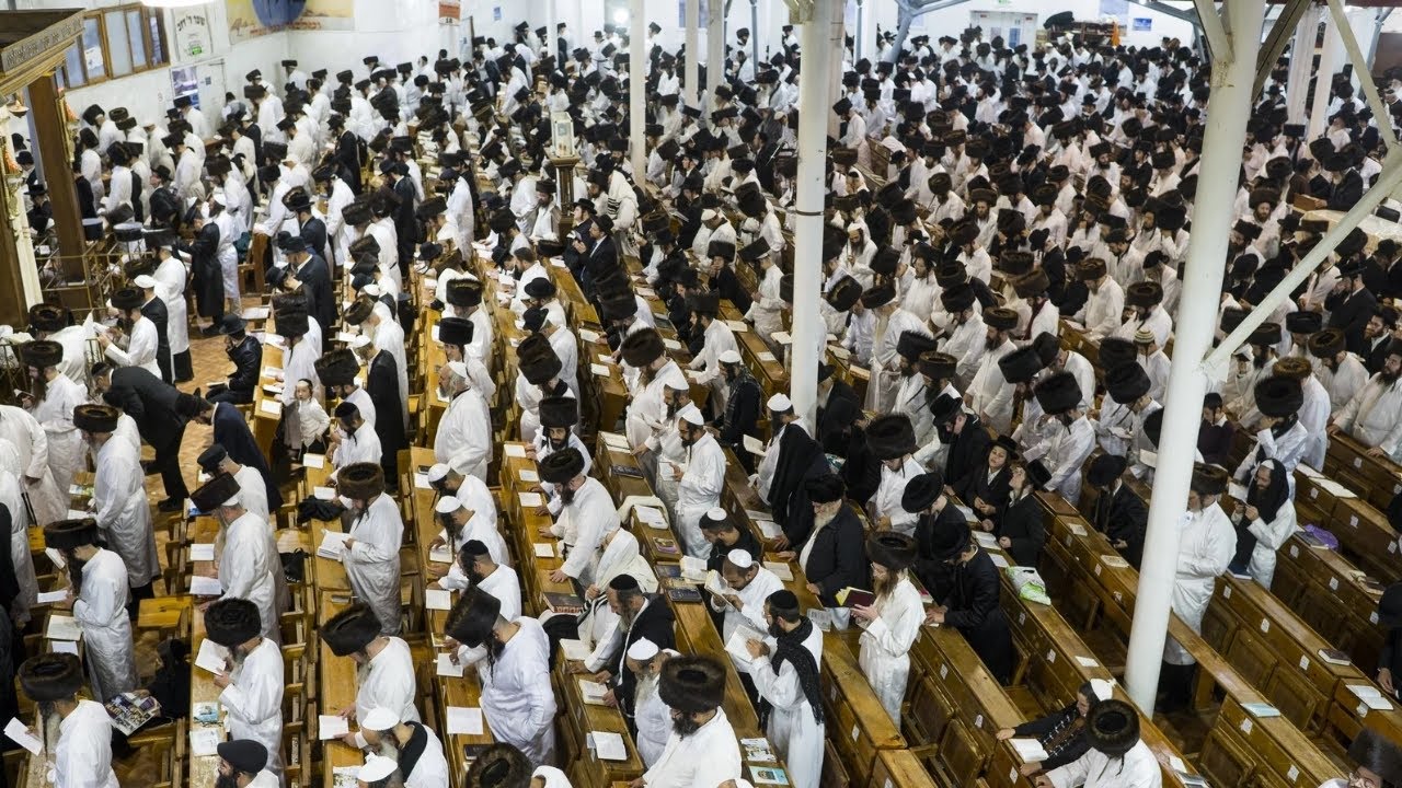 Sights n Sounds of Motzei Rosh Hashanah in Uman Ukraine - 2022 | אומן מוצאי ראש השנה תשפ