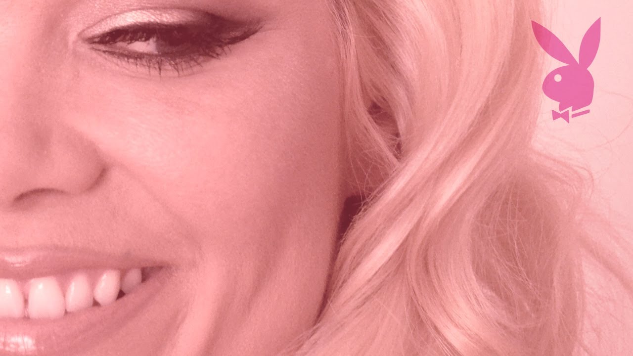 Blondes: Iconic Makeup -  The Playboy Bunny look