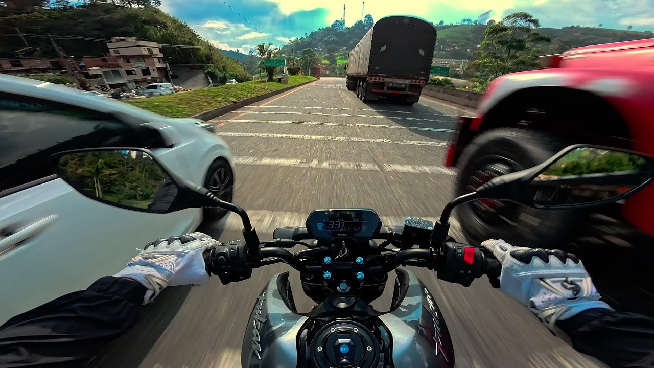 BAJAJ Pulsar N125 FI – Lightweight, Quick & Urban POV Ride