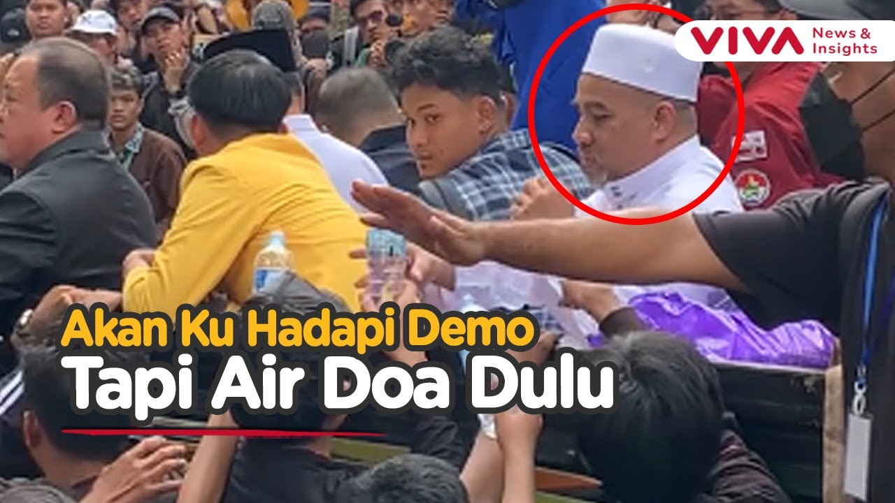 UNIK! Momen Habib Dikerubungi Minta Air Doa Saat Riuh Aksi Demo