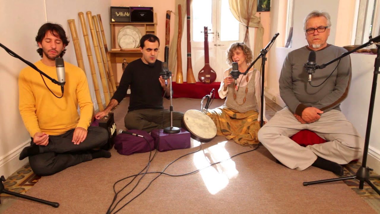 Andrés Saggio y Ensamble Vocal / Voz y Canto de Armónicos (Voice and Overtone Singing)