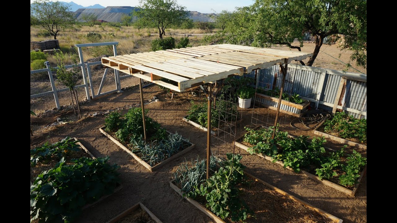 Garden Shade with Pallets - Easy and Modular Pergola