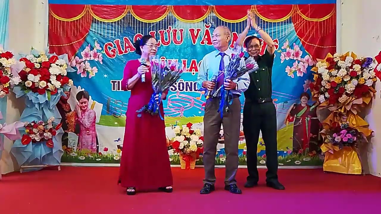 Ca khúc Một Khúc Dân Ca Một Câu Quan Họ do song ca Lê tuyển Hoàng Xuyến trình bày