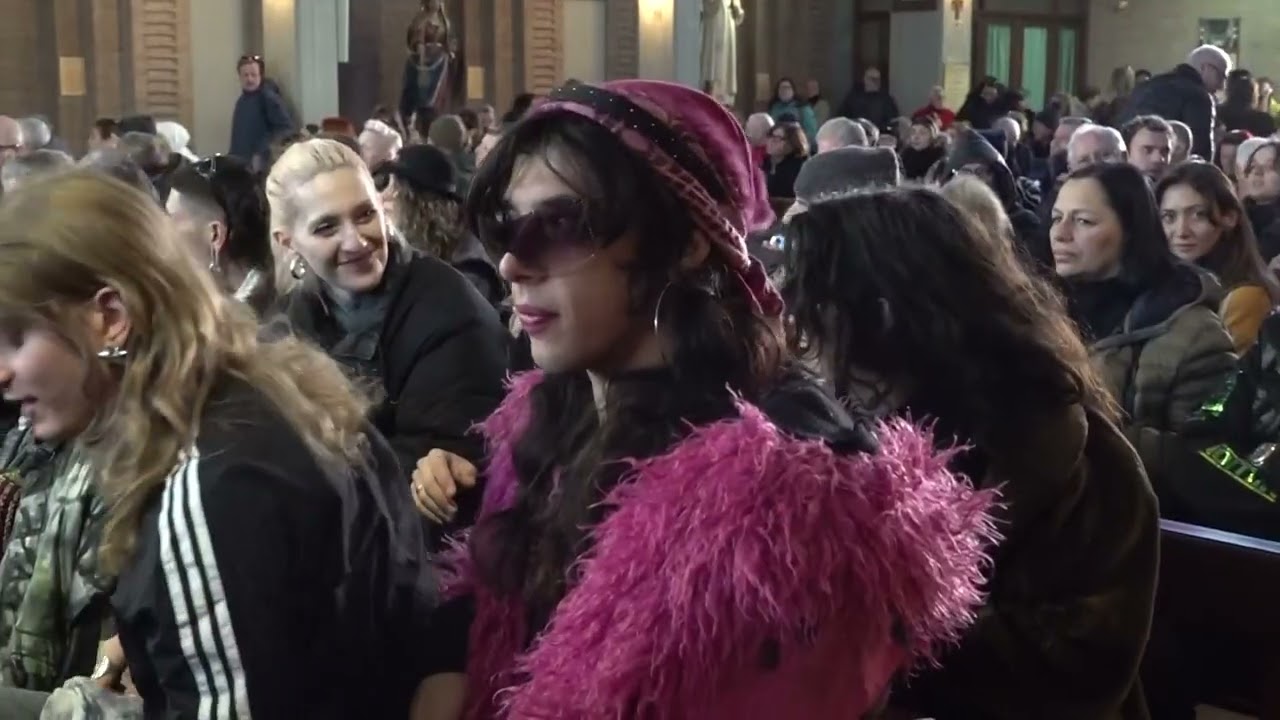 Candelora 2026, la svolta di Don Vitaliano: femminielli sull'altare, è la festa dell'incontro