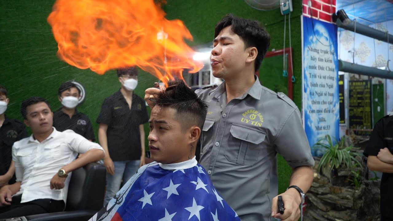 Giật mình bước vào tiệm hớt tóc bằng lửa II ĐỘC LẠ BÌNH DƯƠNG