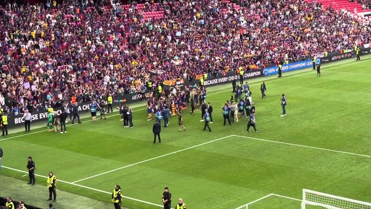 The celebration 🎉 #fcbarcelonafemeni 2 OL 0 #uwcl final 2024 🔵🔴