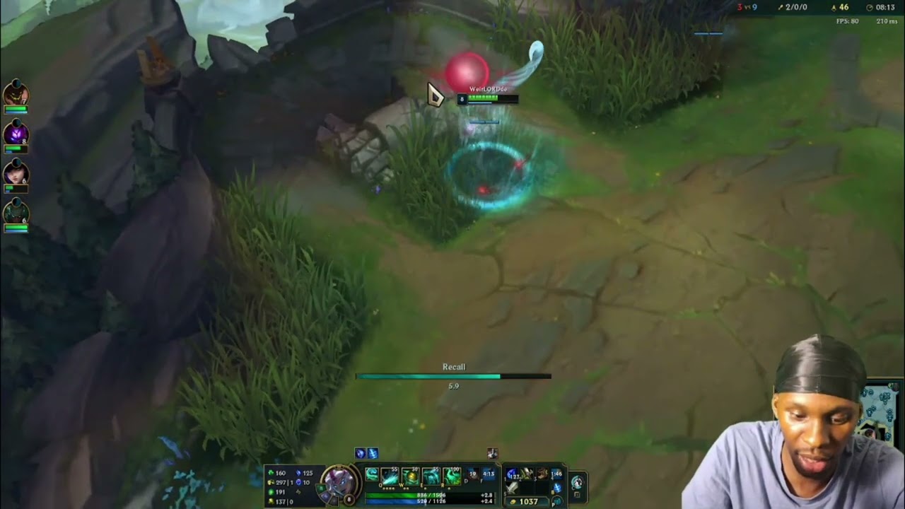 LOL: Vayne Tries to Tower Dive Illaoi, Fails Badly! #shorts