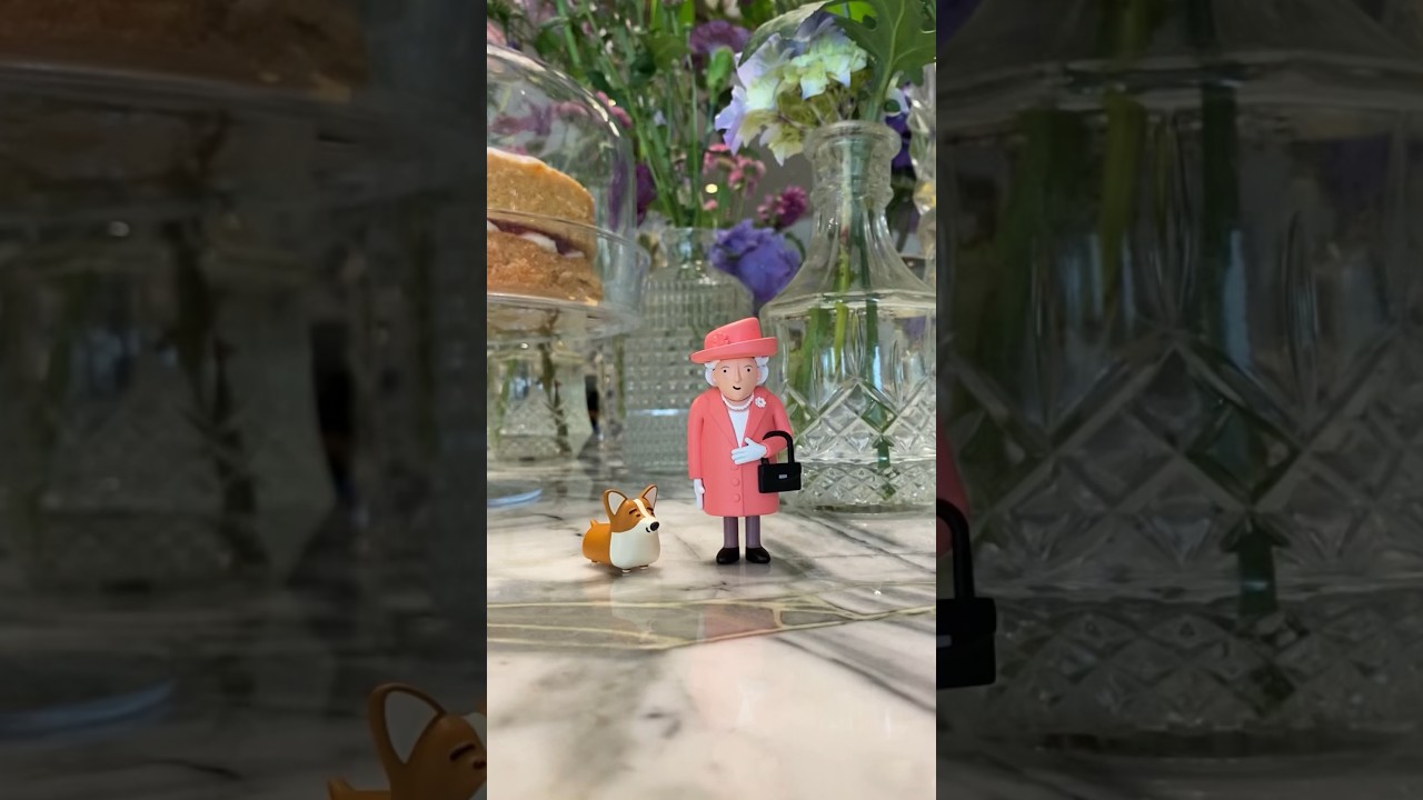 The Royal Treatment - Receive a FREE King&rsquo;s Guard or Corgi enamel pin with any royal art toy order!