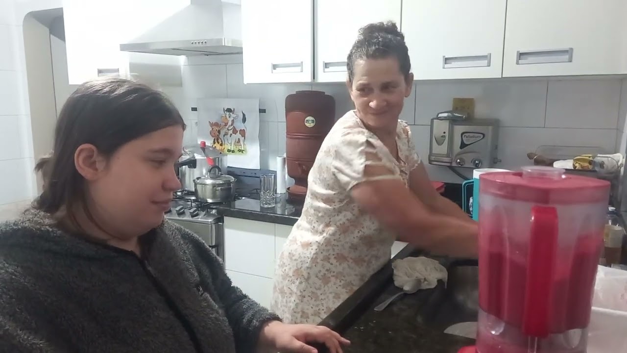 Com apenas dois ingredientes fizemos suco natural   
