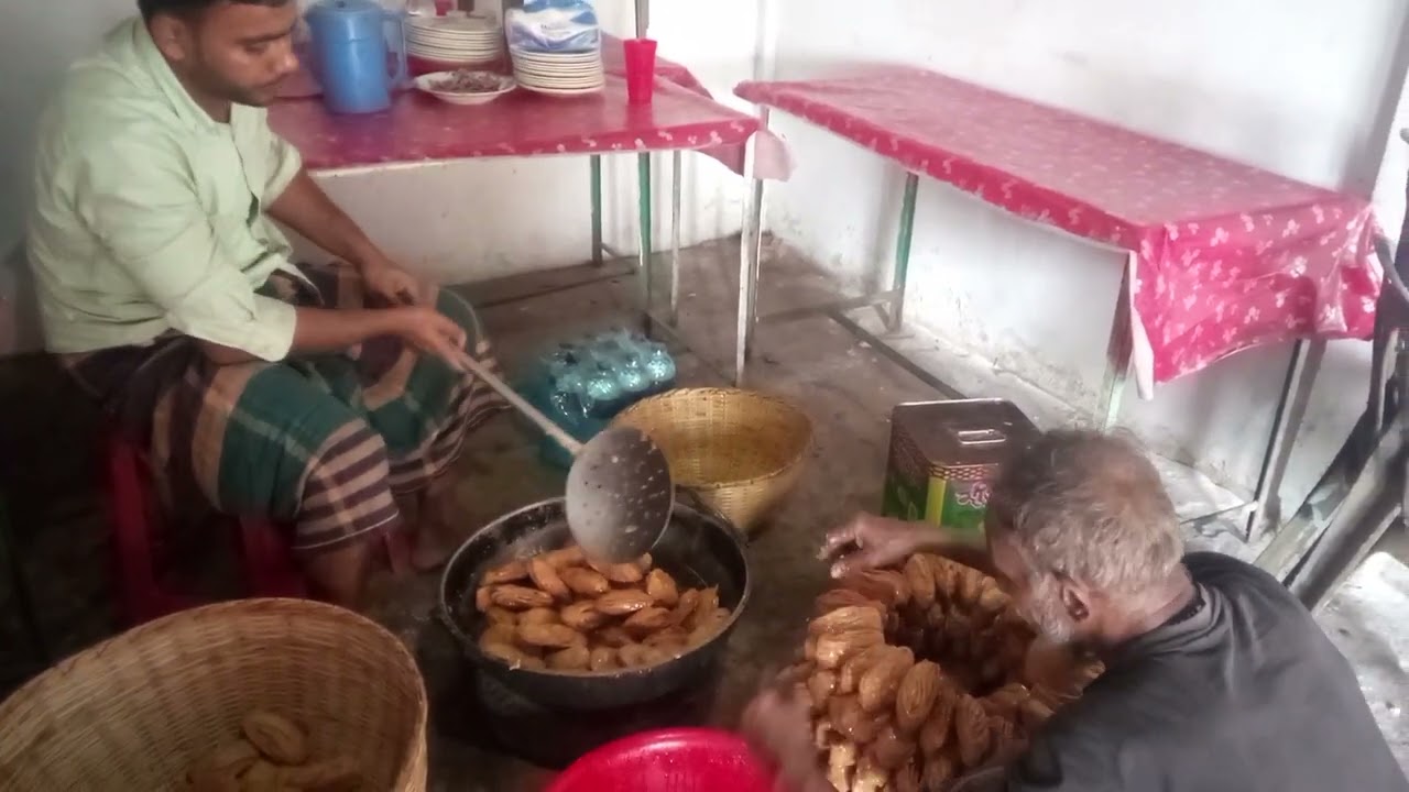 খাজা বানানো হচ্ছে 