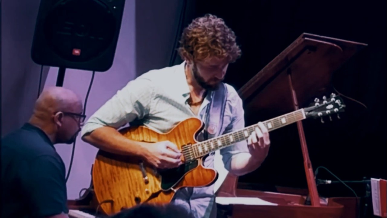 Gabriel Vicéns - Intro (Definite Purpose)