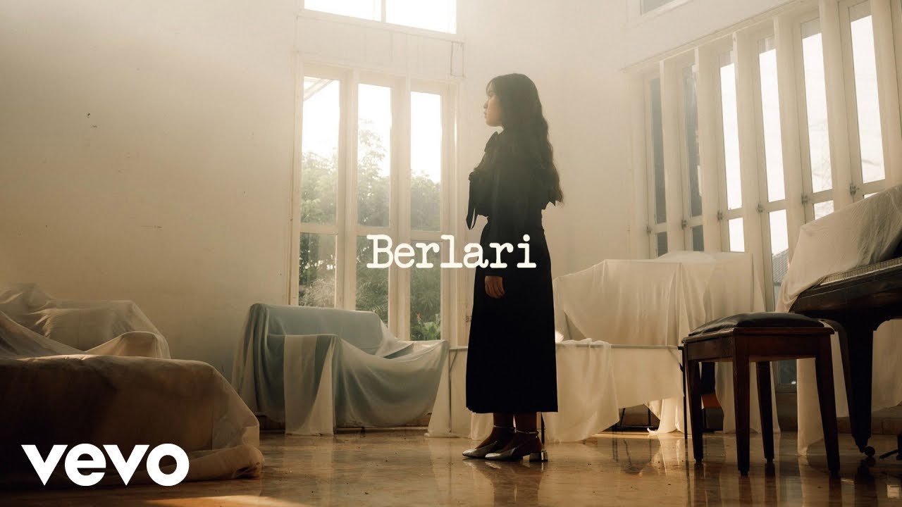 Bernadya - Berlari (Official Video)