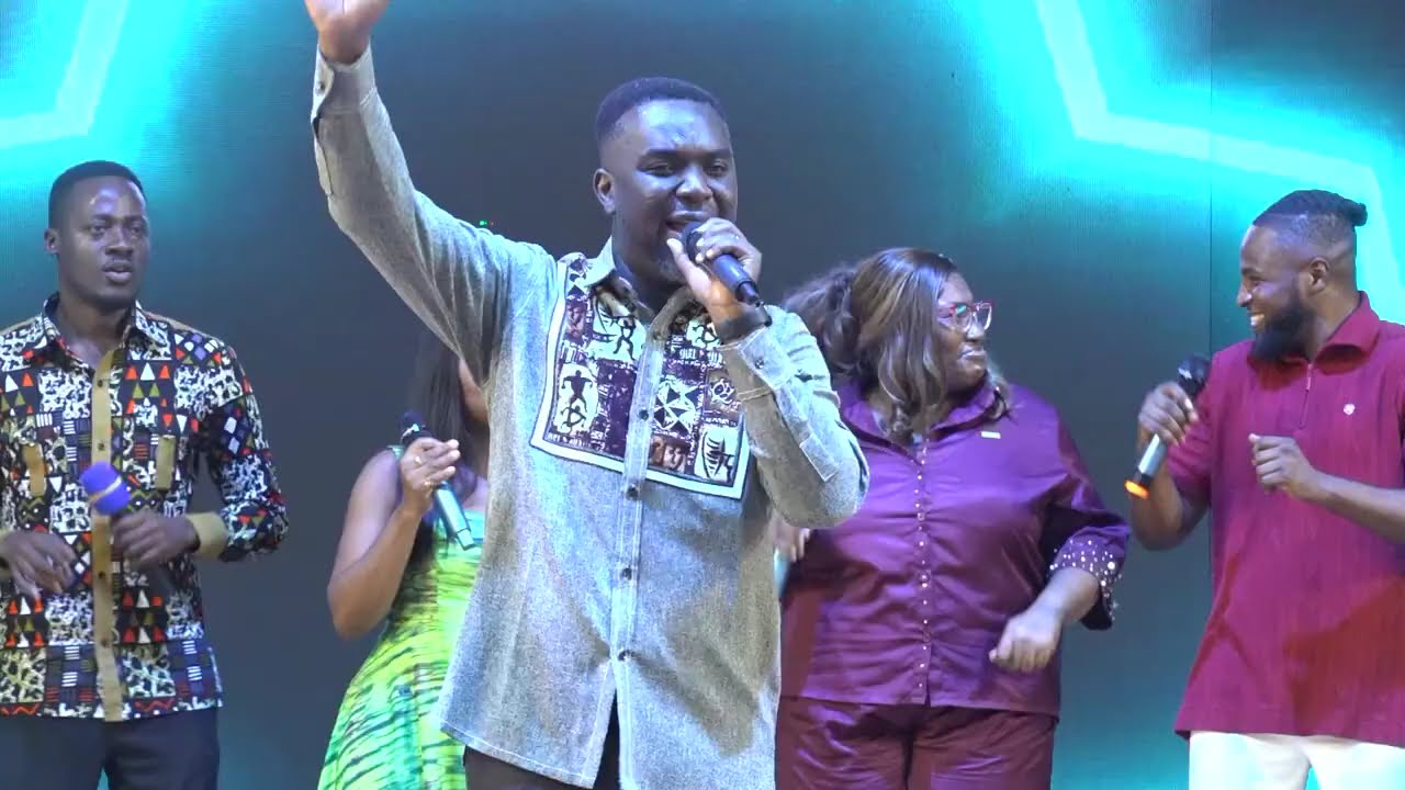 Atmosphere Praise with Joe Mettle at Newness International Ministries ( @JoeMettleMinistries )