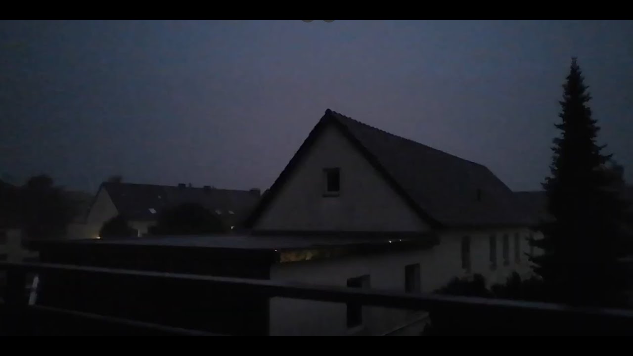 Starkes blitzintensives Nachtgewitter in Kleve  01.06.2025
