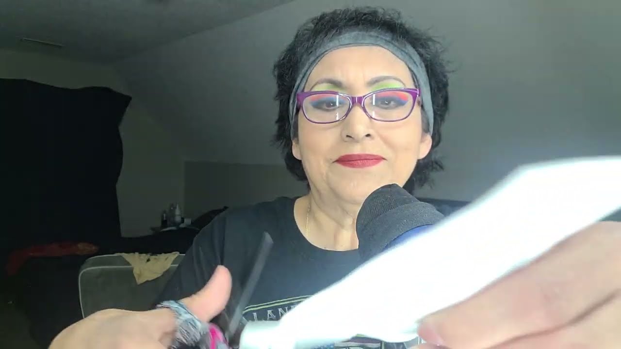 ASMR Recortando Figuras