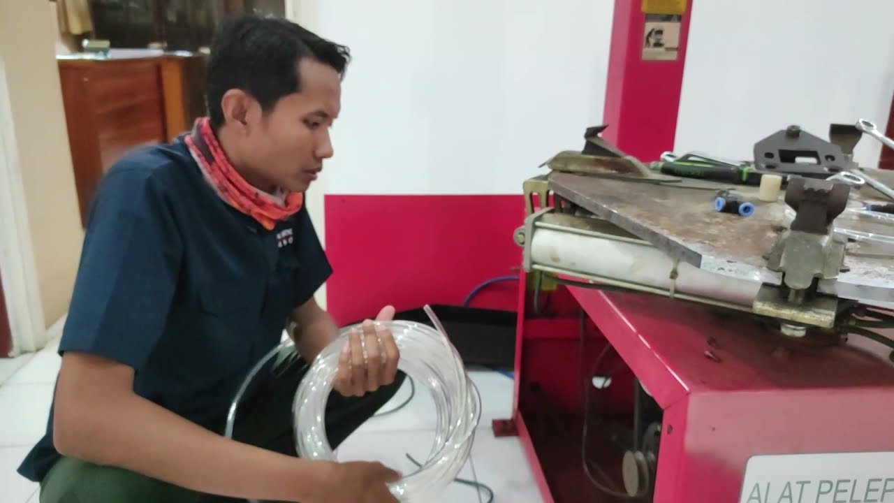 MAINTENANCE TYRE CHANGER