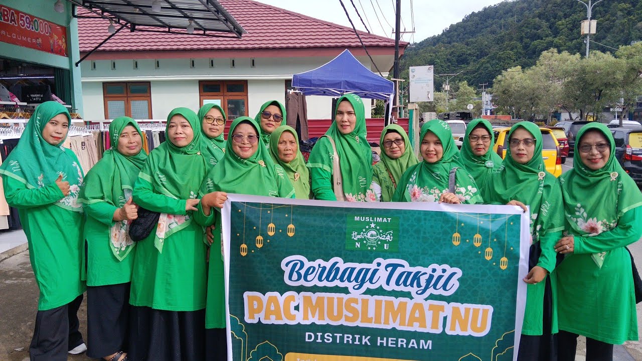 PAC muslimat NU distrik heram berbagi takjil Ramadhan 