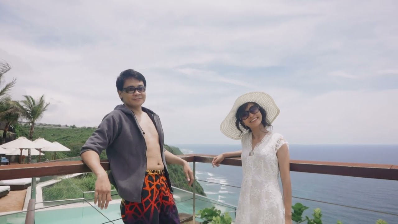 Tommy & Nindi - Bali Holiday - The Edge Bali Uluwatu